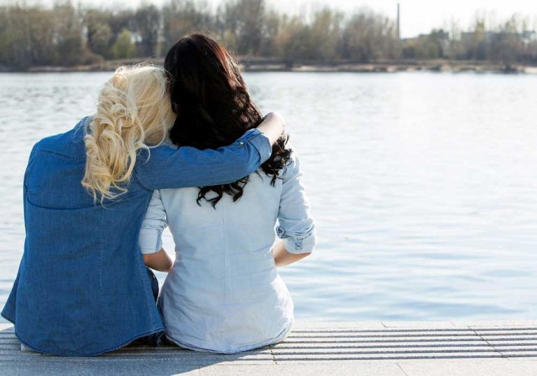 How to help a friend in need - 8 practical ways to be there when it counts
